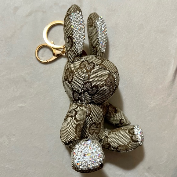 👑✅PRICE FIRM✅NO OFFERS 👑Crystal Bunny Key Charm. Brand New! NWOT. - Picture 3 of 10